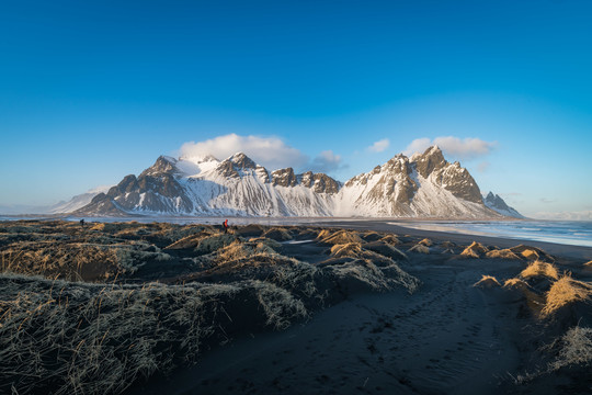 冰岛蝙蝠山晴天自然风景