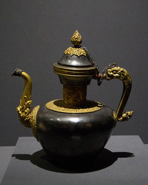 银酥油茶壶