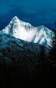 川西稻城亚丁雪山