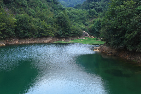 山林湖泊