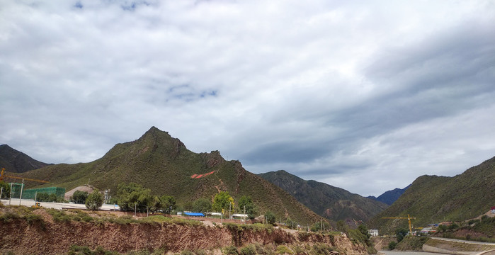 蓝天白去青山