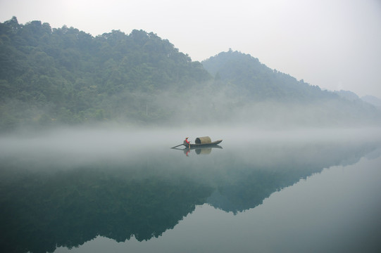 小东江渔船山水