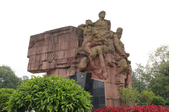 息烽集中营纪念馆雕塑