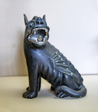 清代黑釉陶瓷独角兽