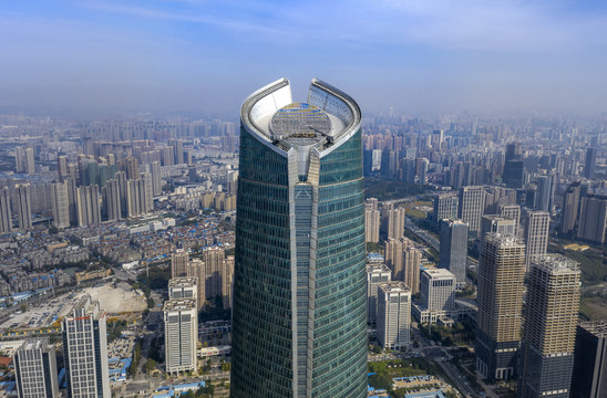 武汉中心大厦楼顶