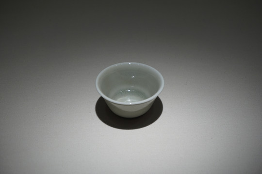 青釉碗