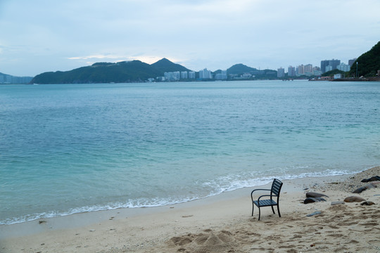 孤独的海边座椅