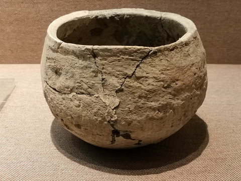 马家浜文化陶罐
