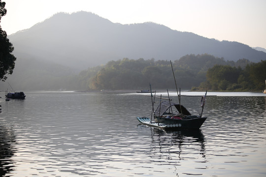 山水孤舟