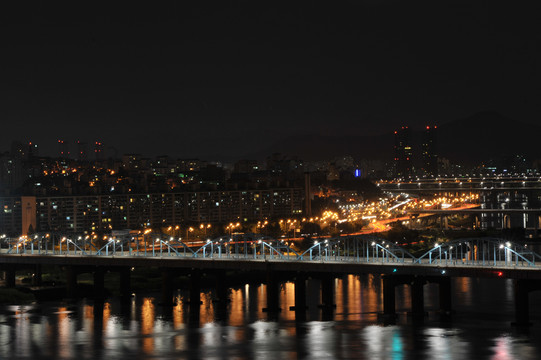 城市沿河夜景桥梁灯光秀
