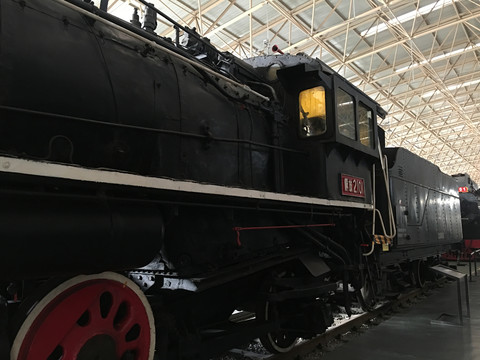 解放2型蒸汽机火车