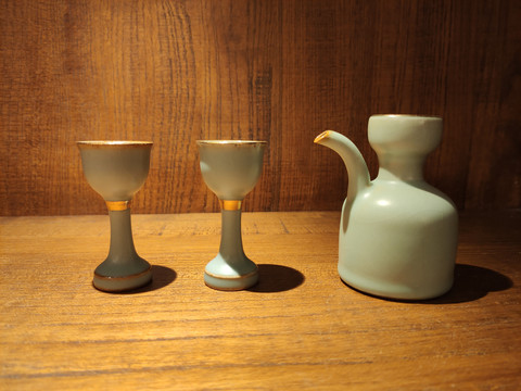 艺术酒壶酒杯展示
