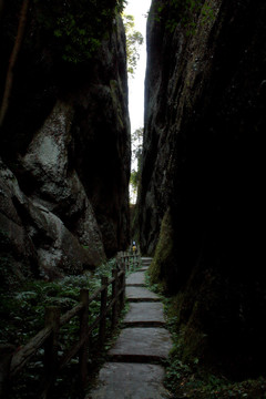 一线天天门山