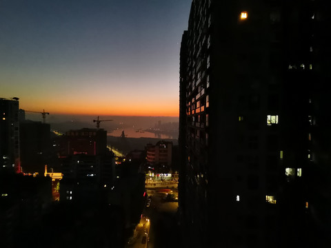 城市凌晨朝阳