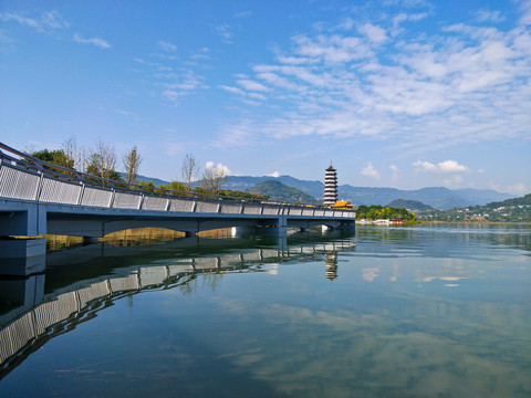 汉丰湖