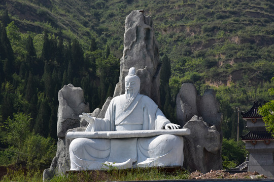 五老峰石雕像