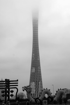 雾罩广州塔