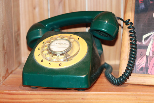 电话古董