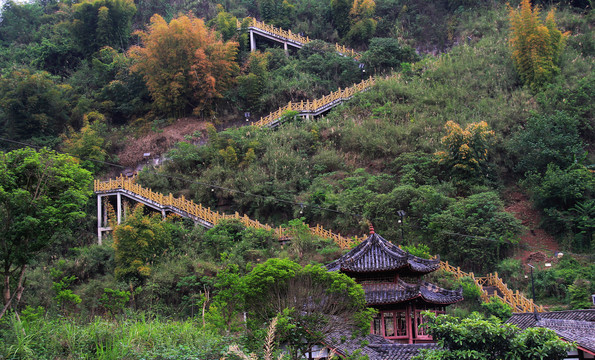 山间观景栈道