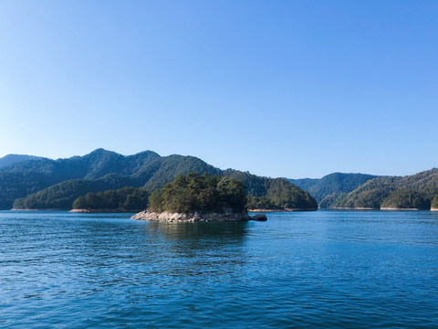 千岛湖一座像龟的岛