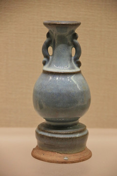 元代钧窑瓷瓶