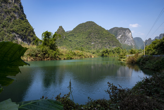 青山绿水河流风景
