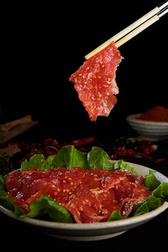 腾椒牛肉