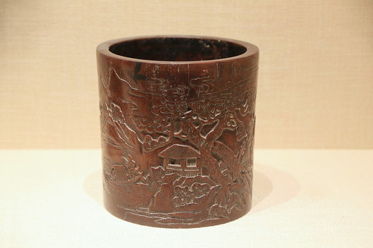 明代山水人物黄花梨笔筒