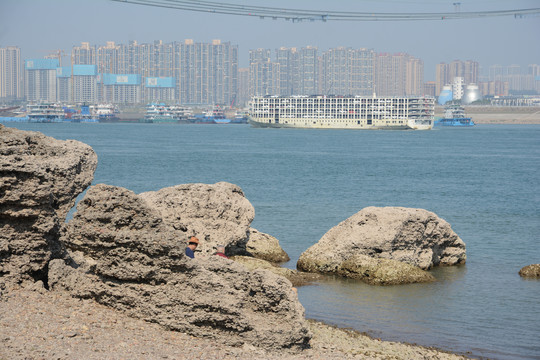 江边风景