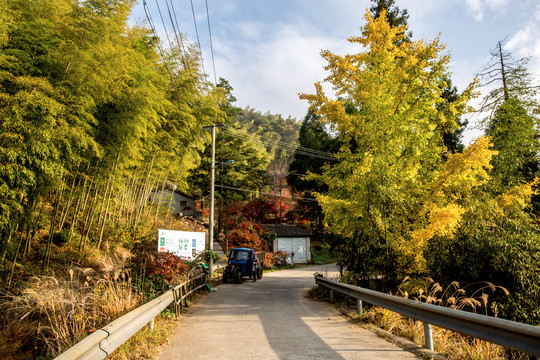 秋天的山村