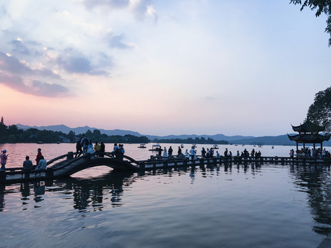 雷锋夕照