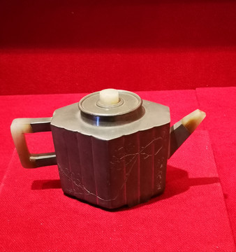 石梅款锡茶壶