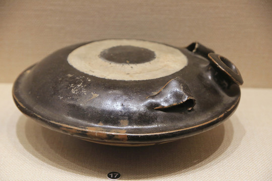 金代黑釉瓷暖壶