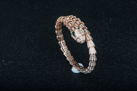 经典款钻石蛇镯珠宝黄金首饰
