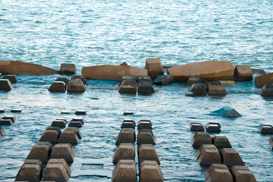 海边水泥防浪石