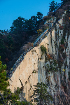 华山苍龙岭