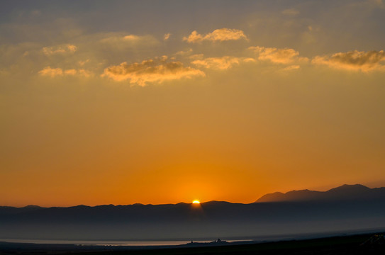 青海湖夕阳