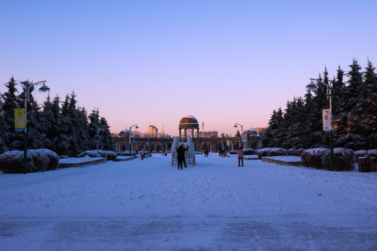 雪后广场