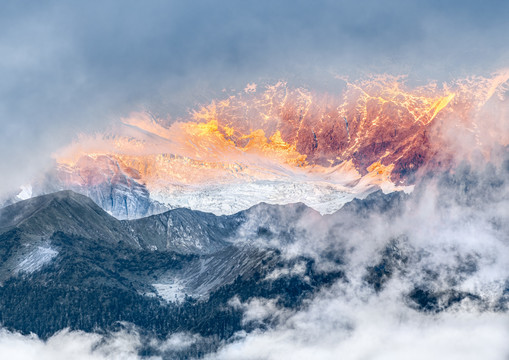 梅里雪山日出