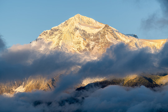 梅里雪山日出