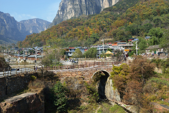 河南郭亮村挂壁公路