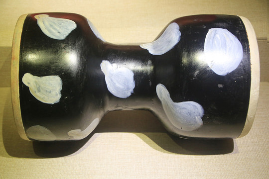 古代乐器腰鼓