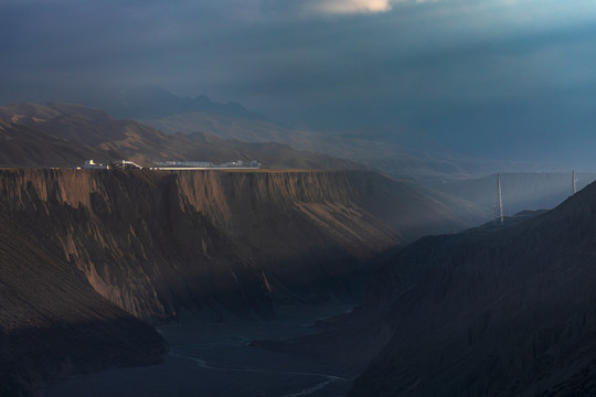 新疆安集海大峡谷的光芒