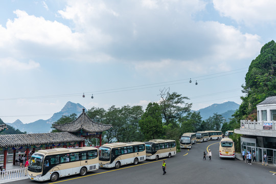 泰山风景区中天门停车场