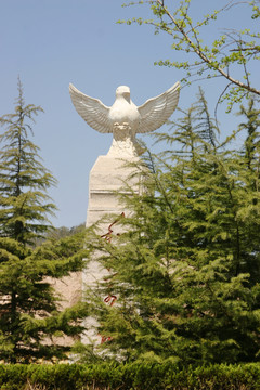 和平鸽雕塑