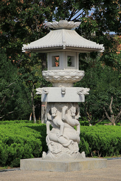 龙纹莲花座石雕仿古路灯