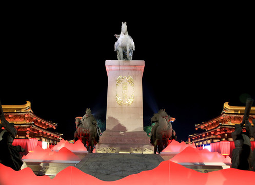 西安大唐不夜城奔马夜景
