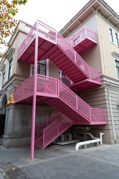 粉红楼梯