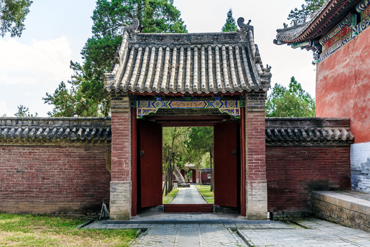 中岳庙中式门楼