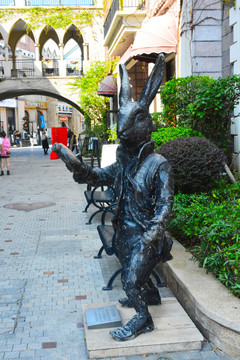 兔子先生雕塑